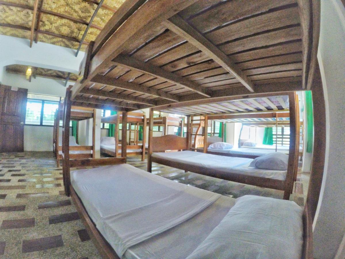 Patrick'S On The Beach Resort General Luna  Exteriér fotografie