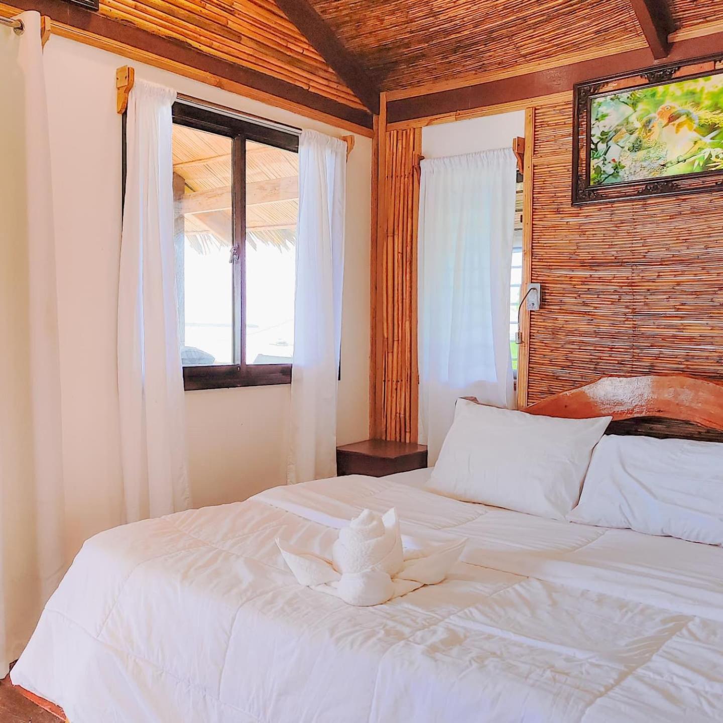 Patrick'S On The Beach Resort General Luna  Exteriér fotografie